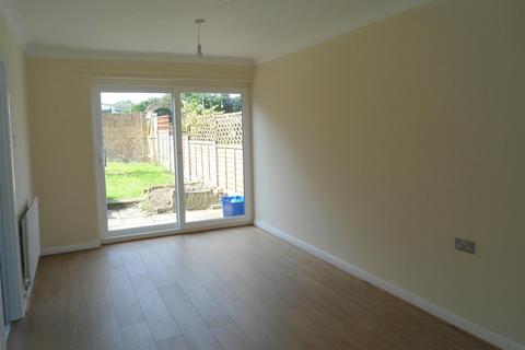 3 bedroom terraced house to rent, Peverel Green, Rainham