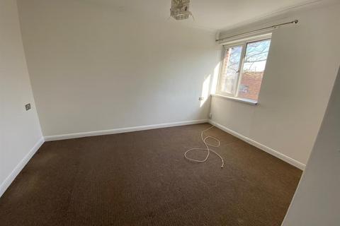 3 bedroom terraced house to rent, Peverel Green, Rainham