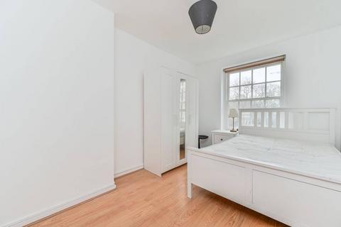 3 bedroom flat for sale, Kennington Park Road, Oval, London, SE11