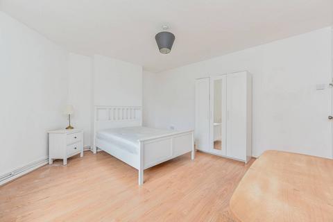 3 bedroom flat for sale, Kennington Park Road, Oval, London, SE11