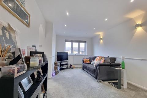 1 bedroom flat for sale, Vignoles Road, Romford