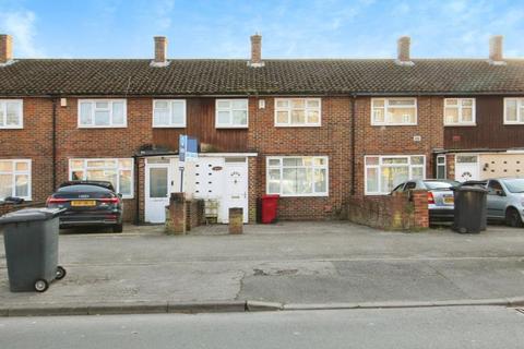 3 bedroom terraced house for sale, Trelawney Avenue, Langley