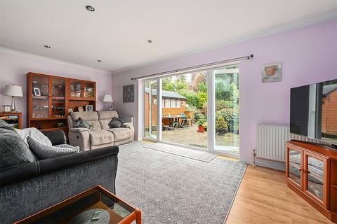 4 bedroom bungalow for sale, Ashdene Crescent, Guildford GU12