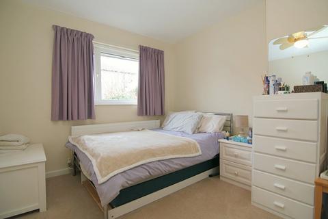 20 Kings Drive, Bradford, BD2 1PX