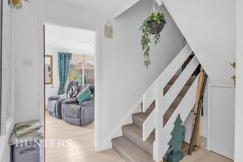 70 Fern Close, Middleton, Manchester, M24 2FZ
