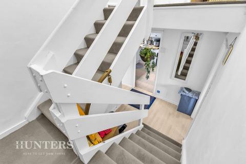 70 Fern Close, Middleton, Manchester, M24 2FZ