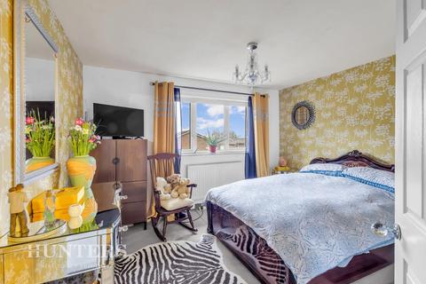 70 Fern Close, Middleton, Manchester, M24 2FZ
