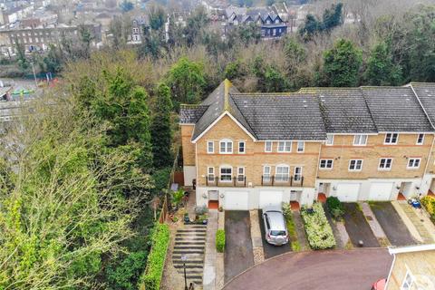 4 bedroom end of terrace house for sale, Chartwell Court, New Cut, Chatham, Kent, ME4