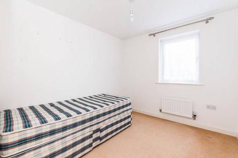 2 bedroom flat to rent, Lorenzo House, Goodmayes, Ilford, IG3