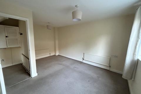 2 bedroom terraced house to rent, Durrants Gardens, Hampshire PO9