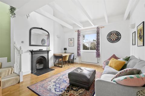 2 bedroom flat for sale, Hornsey Rise, Crouch Hill