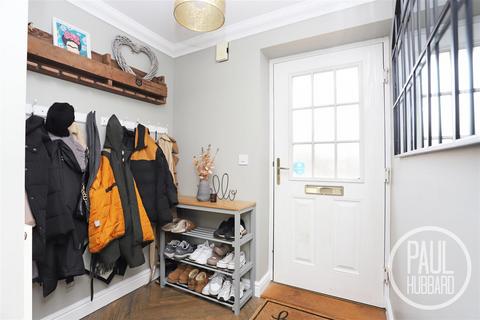 2 Applewood Close, Carlton Colville, Lowestoft, NR33 8FD