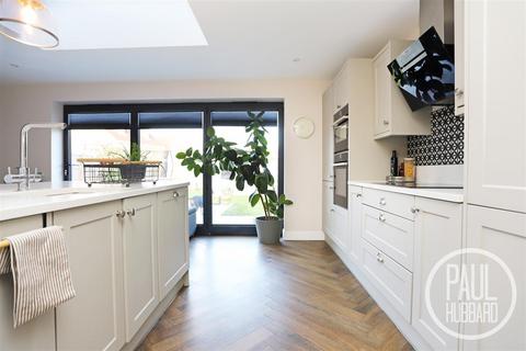 2 Applewood Close, Carlton Colville, Lowestoft, NR33 8FD