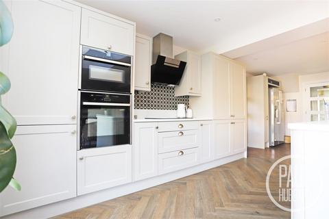 2 Applewood Close, Carlton Colville, Lowestoft, NR33 8FD