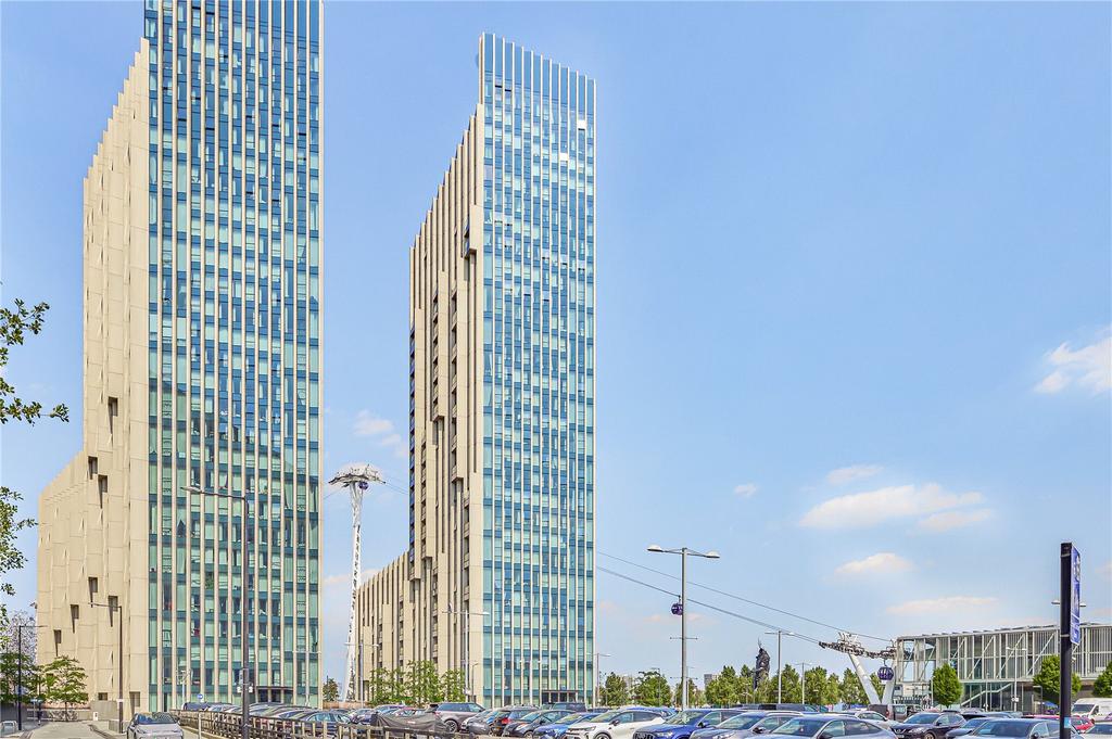 5 Upper Riverside, Greenwich... 2 bed apartment - £2,900 pcm (£669 pw)