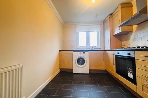 2 bedroom flat to rent, Croft Gardens, Cambuslang, Glasgow, G72