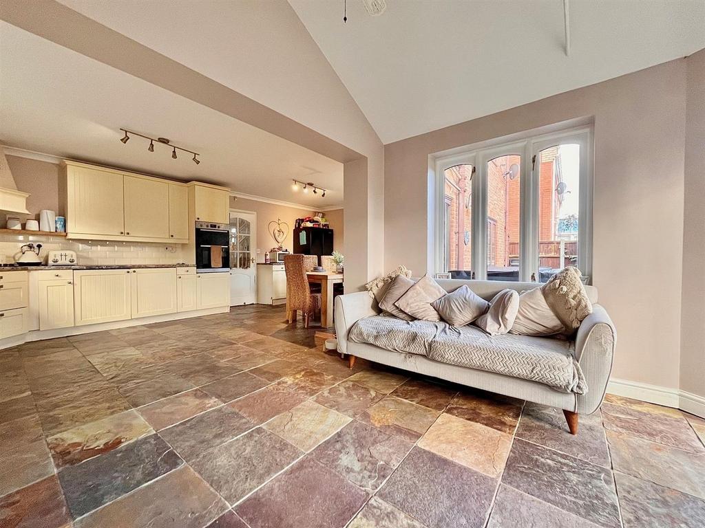 Open Plan Kitchen / Dining / Garden Room