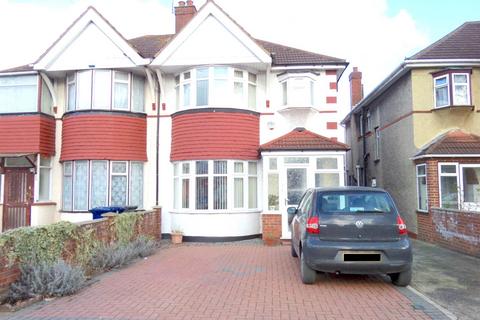 4 bedroom semi-detached house to rent, Longford Avenue, Middlesex UB1