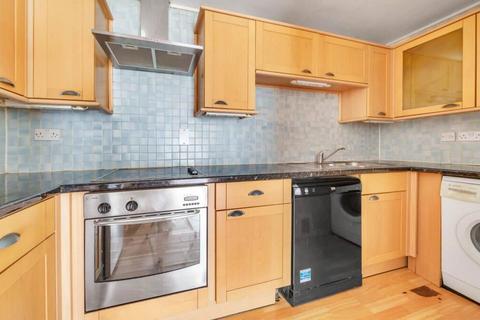 2 bedroom apartment for sale, Elizabeth Gardens, Stanmore, London, HA7 4UG