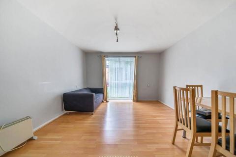 2 bedroom apartment for sale, Elizabeth Gardens, Stanmore, London, HA7 4UG