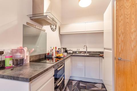 1 bedroom flat for sale, High Street, Kings Court, NP20