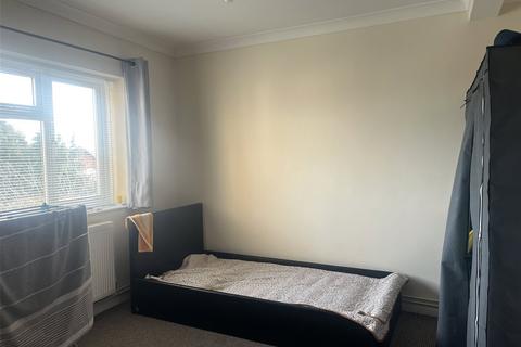 2 bedroom flat to rent, Meadfield Road, Berkshire SL3