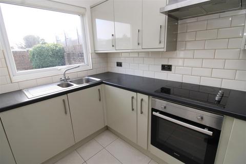 31 Bramber Square, Rustington, Littlehampton, BN16 3EJ