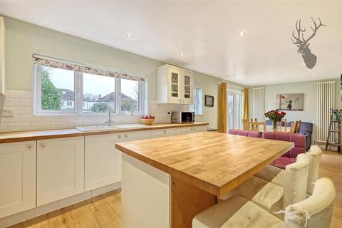 4 bedroom semi-detached house for sale, Dale View Crescent, London E4