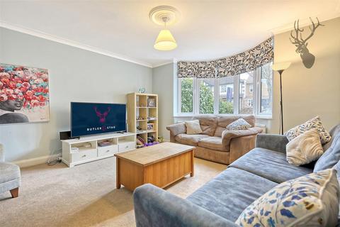 4 bedroom semi-detached house for sale, Dale View Crescent, London E4