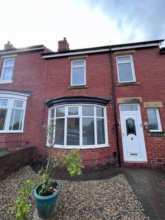 3 bedroom terraced house to rent, Holyoake Gardens, Gateshead, NE9