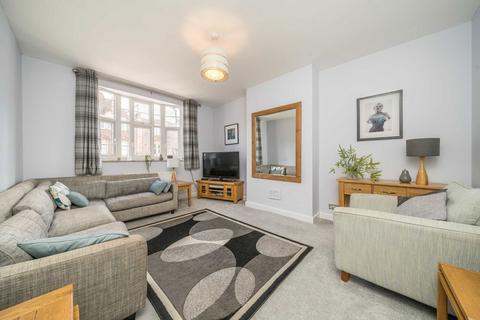 3 bedroom flat for sale, St. James' Road, Surbiton KT6