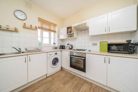 3 bedroom flat for sale, St. James' Road, Surbiton KT6