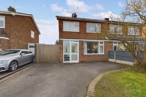 3 bedroom semi-detached house for sale, Glenbarr Drive, Hinckley