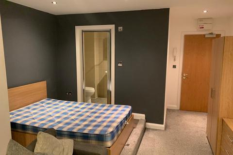 Studio to rent, Flat 17, Bracken House, Manchester, M1