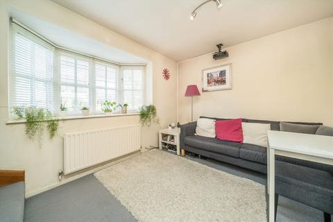 2 bedroom house to rent, Archer Close, Kingston Upon Thames KT2