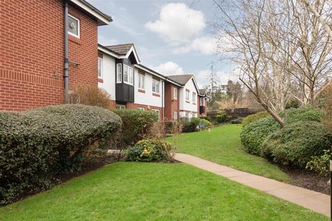 1 bedroom retirement property for sale, Avenue Road, London N14