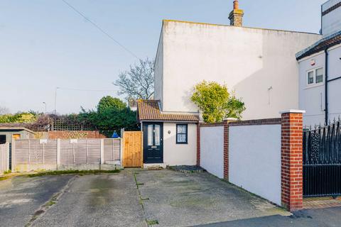 2 bedroom semi-detached house for sale, Lifstan Way, Southend On Sea, SS1