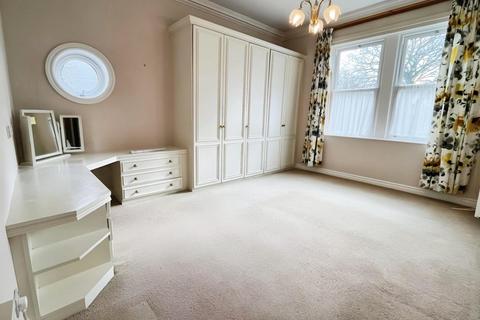 2 bedroom retirement property for sale, Church Square, Harrogate, HG1 4SS