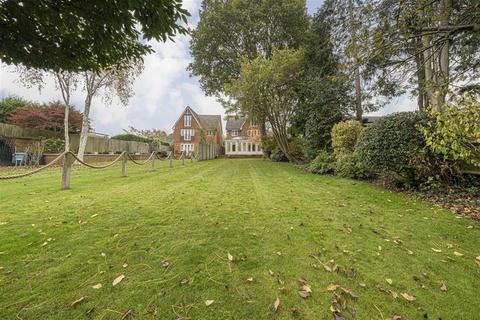 5 bedroom detached house for sale, Esher Road, Walton-On-Thames KT12