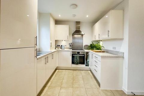 1 bedroom apartment for sale, Anglia Gardens, Leamington Spa