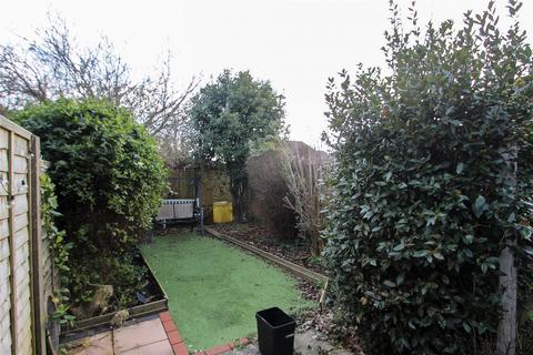 2 bedroom terraced house to rent, Barton Drive, Hamble, Southampton, Hampshire, SO31