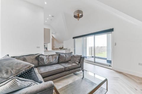 2 bedroom flat to rent, Woodcote Road, Sutton, Wallington, SM6