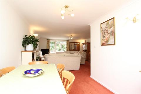13 Forge Steading, Banstead, SM7 2DT