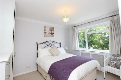 13 Forge Steading, Banstead, SM7 2DT