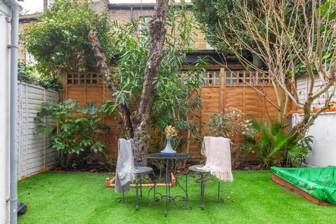 71 Silver Crescent, London, W4 5SF