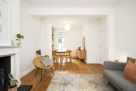 27 Hewlett Road, London, E3 5NA