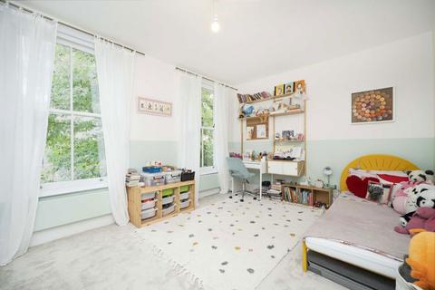 27 Hewlett Road, London, E3 5NA