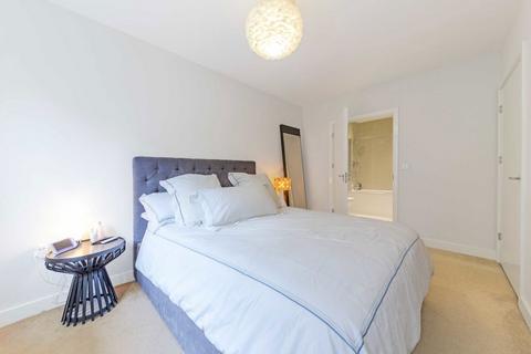 2 bedroom flat for sale, Selsea Place, London N16