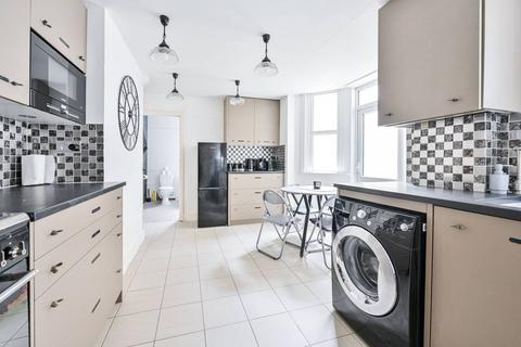 1 bedroom flat for sale, Walcorde Avenue, Elephant and Castle, London, SE17