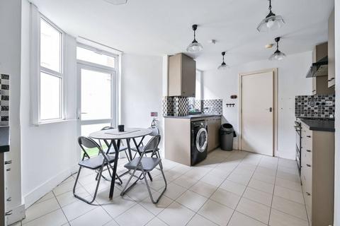 1 bedroom flat for sale, Walcorde Avenue, Elephant and Castle, London, SE17